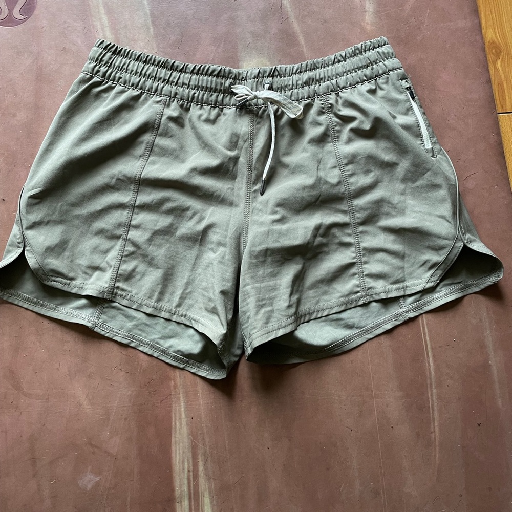 Vuori clementine 1.0 shorts 4”